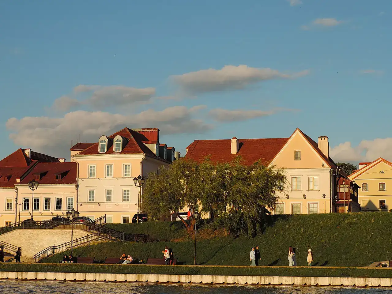Kauno namų stogai ir gatvės iš aukščio